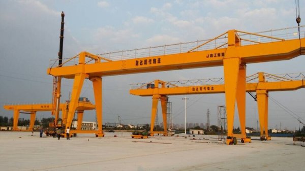 簡(jiǎn)單介紹什么是門式起重機(jī)【靖江起重】