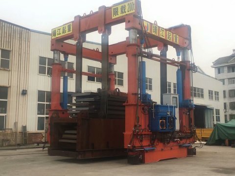 教你如何節(jié)約移動式起重機(jī)械的油耗技巧【靖江起重】